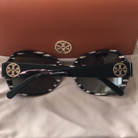 Tory Burch Sunglasses main image 6
